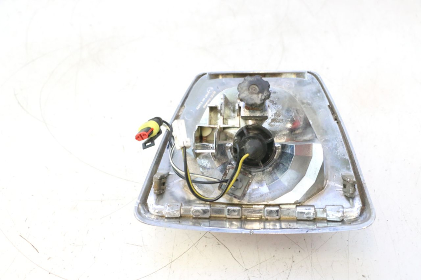 photo de FEU ARRIERE PIAGGIO VESPA PRIMAVERA 2T 50 (2013 - 2018) - Marquages et références