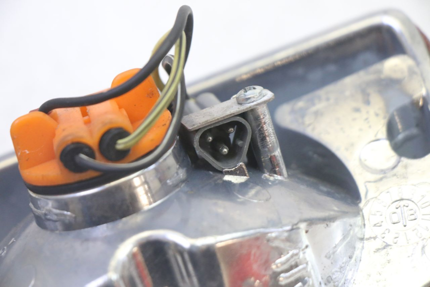 photo de FEU ARRIERE PIAGGIO VESPA S 2T 50 (2007 - 2014) - Vue d’ensemble