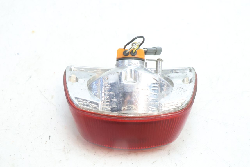 photo de FEU ARRIERE PIAGGIO VESPA S 2T 50 (2007 - 2014) - Points de fixation