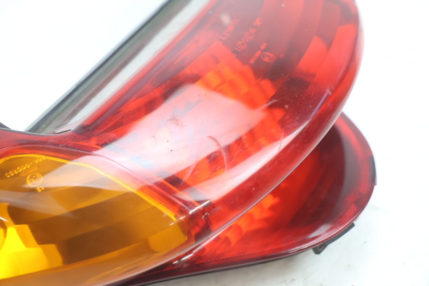 photo de FEU ARRIERE HONDA VFR FI RC46 800 (1998 - 2001) - Autre angle de vue