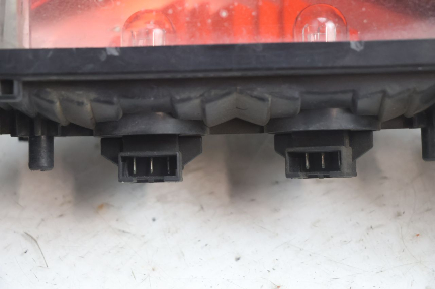 photo de FEU ARRIERE HONDA VFR FI RC46 800 (1998 - 2001) - Points de fixation
