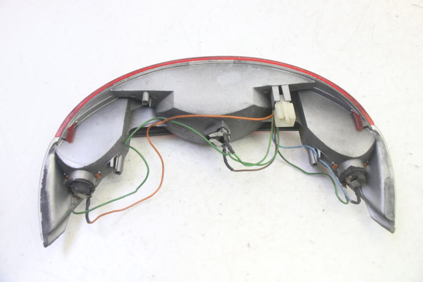 photo de FEU ARRIERE PEUGEOT VIVACITY 100 (1999 - 2008) - Vue d’ensemble