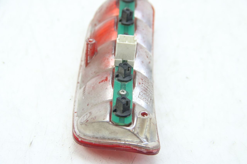 photo de FEU ARRIERE PIAGGIO X9 EVOLUTION 125 (2003 - 2007) - Gros plan technique