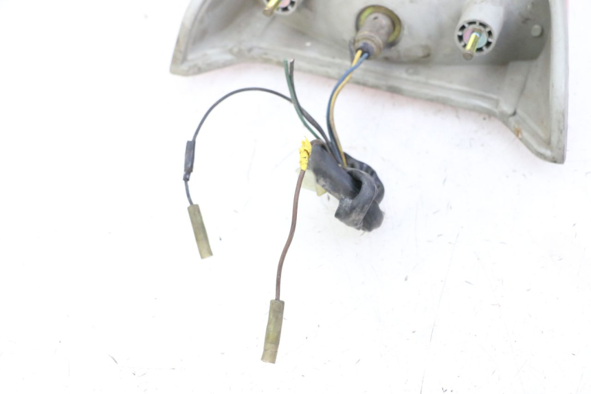 photo de FEU ARRIERE YAMAHA XJN DIVERSION 600 (2000 - 2003) - Points de fixation