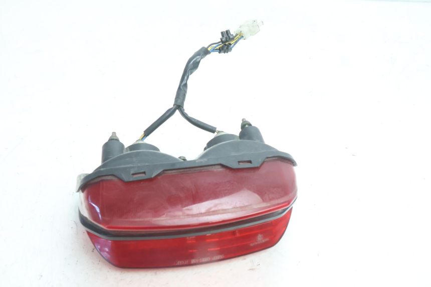 photo de FEU ARRIERE YAMAHA XJR 1300 (1998 - 2002) - Gros plan technique