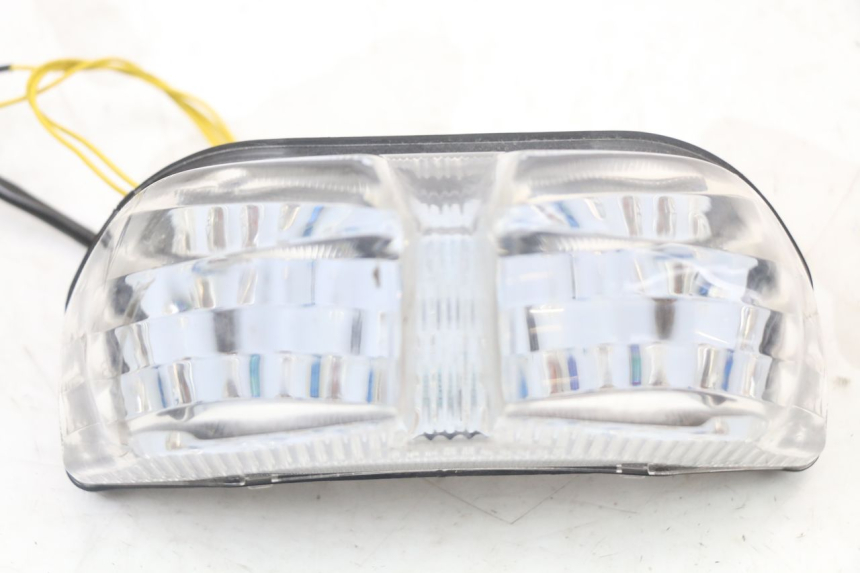 photo de FEU ARRIERE YAMAHA FZ1 FAZER 1000 (2007 - 2009) - Autre angle de vue