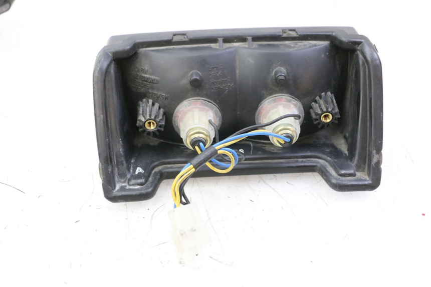 photo de FEU ARRIERE YAMAHA FZS FAZER 600 (2001 - 2003) - Détail de la pièce