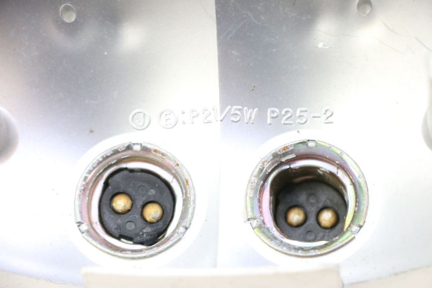 photo de FEU ARRIERE YAMAHA XV VIRAGO 535 (1988 - 2004) - Détail de la pièce