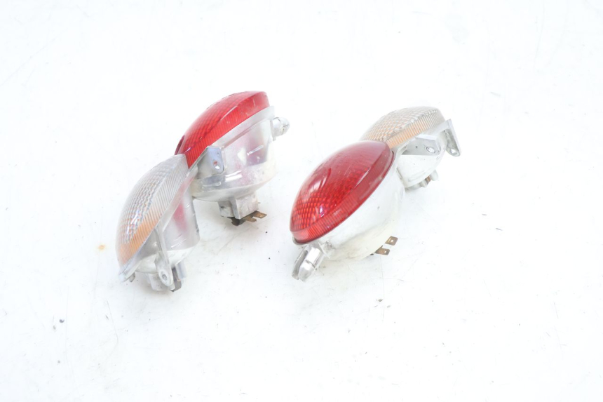 photo de FEU ARRIERE YAMAHA YP MAJESTY 125 (2007 - 2010) - Gros plan technique