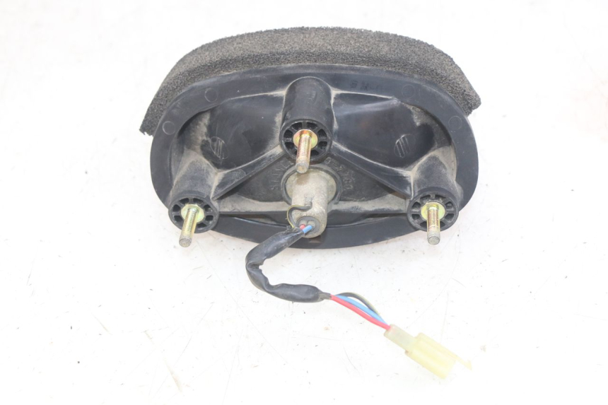 photo de FEU ARRIERE YAMAHA YZF R THUNDERCAT 600 (1996 - 2003) - Gros plan technique