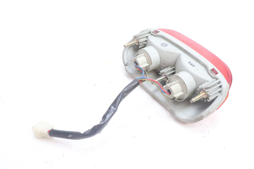 photo de FEU ARRIERE KAWASAKI ZZR 600 (1995 - 2004) - Points de fixation