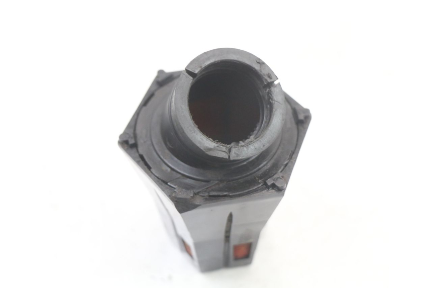 photo de FILTRE A AIR PEUGEOT KISBEE 2T 50 (2010 - 2017) - Points de fixation