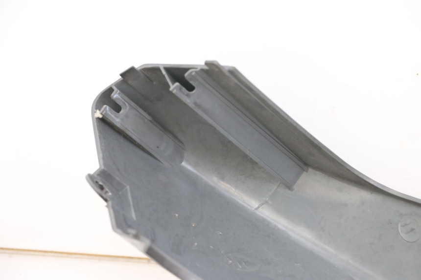 photo de Rear right side panel DAELIM A-FOUR 2T 50 (2005 - 2012) - Zoom état d’usage