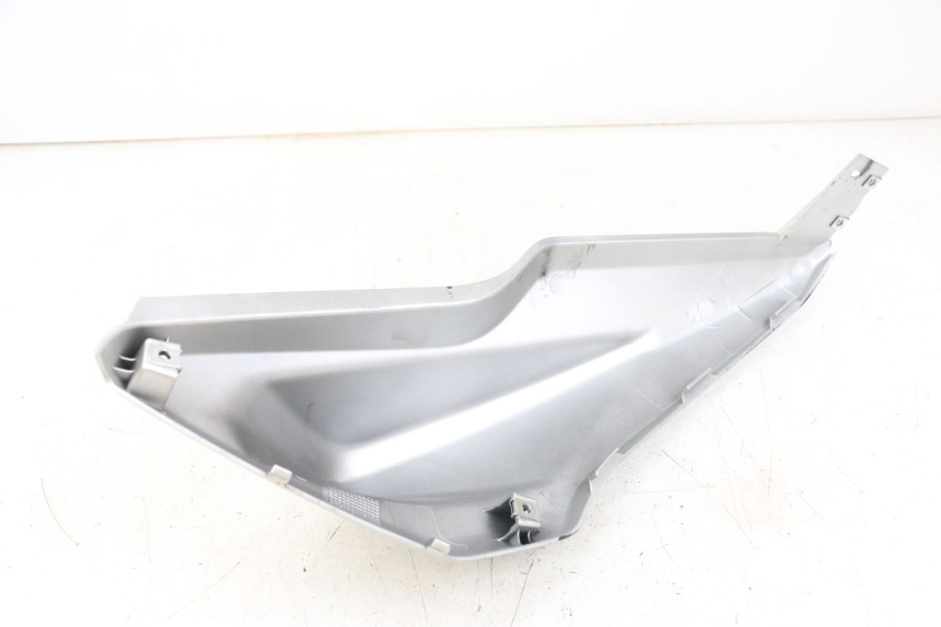 photo de FLANC ARRIERE DROIT YAMAHA AEROX 2T 50 (2013 - 2017) - Autre angle de vue