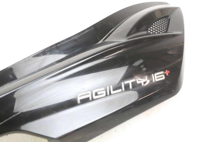 photo de FLANC ARRIERE DROIT KYMCO AGILITY 16+ 4T 50 (2018 - 2023) - Gros plan technique
