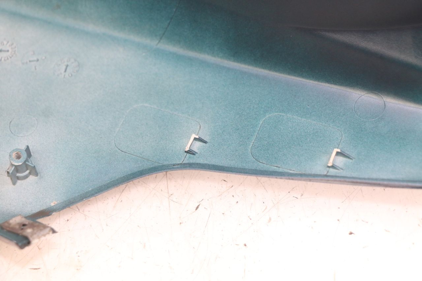 photo de FLANC ARRIERE DROIT KYMCO AGILITY 16+ 4T 50 (2018 - 2023) - Détail de la pièce