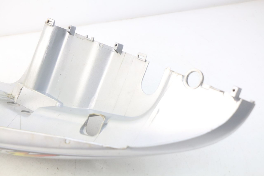 photo de FLANC ARRIERE DROIT KYMCO AGILITY 4T 50 (2005 - 2018) - Zoom état d’usage