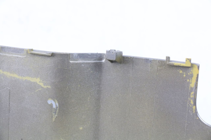 photo de FLANC ARRIERE DROIT KYMCO AGILITY 4T 50 (2005 - 2018) - Gros plan technique