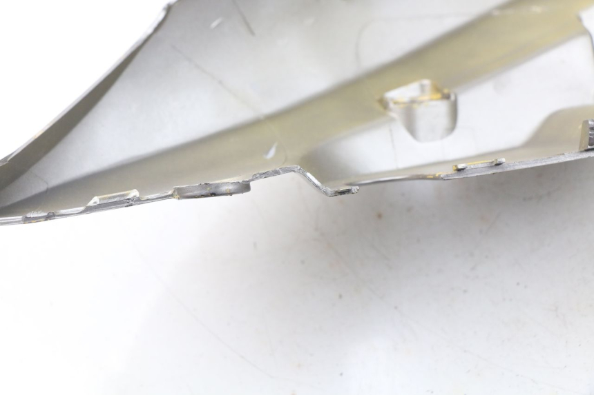 photo de FLANC ARRIERE DROIT KYMCO AGILITY 4T 50 (2005 - 2018) - Points de fixation