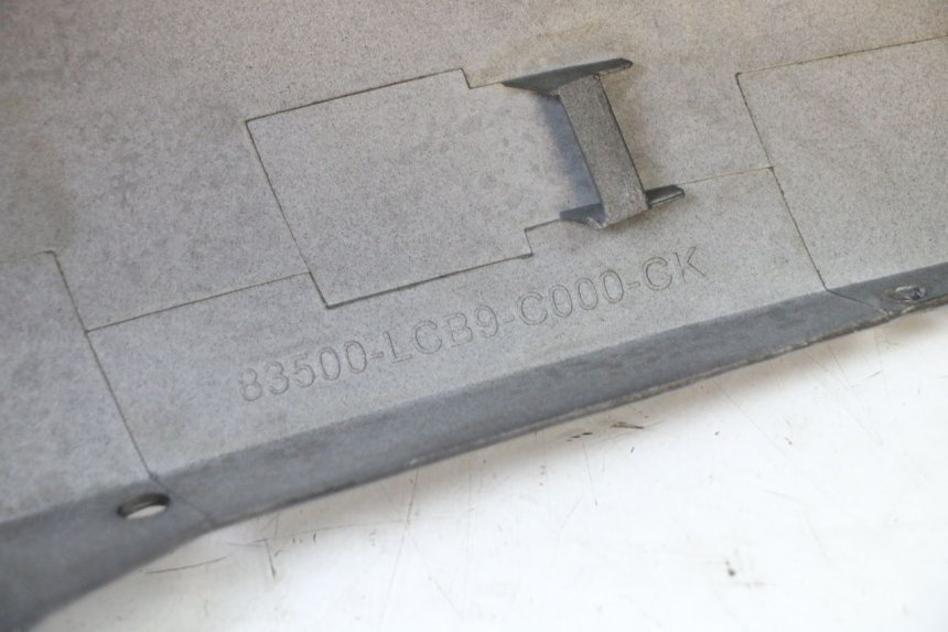 photo de FLANC ARRIERE DROIT KYMCO AGILITY 4T 50 (2005 - 2018) - Marquages et références