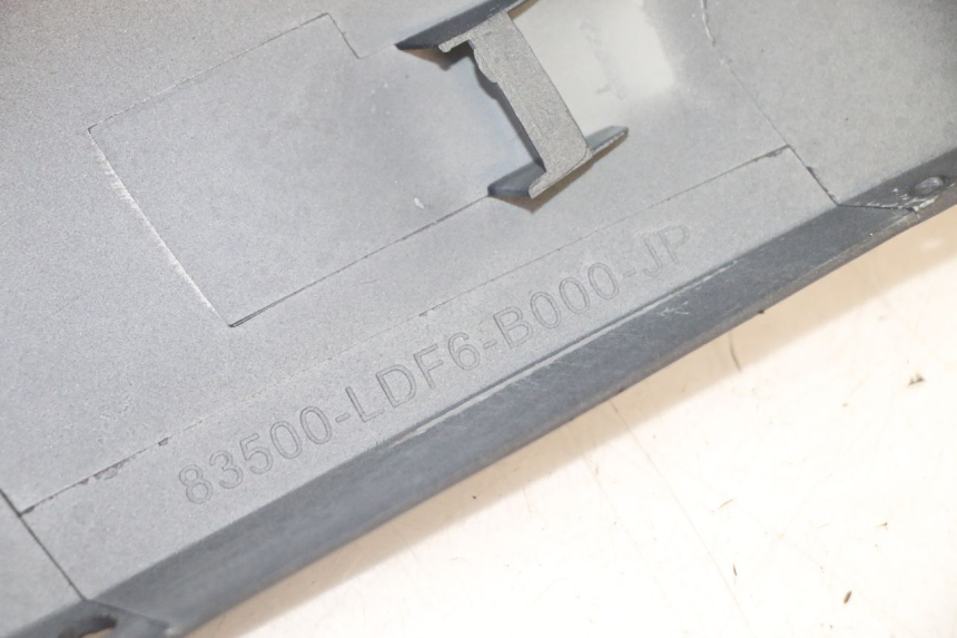 photo de FLANC ARRIERE DROIT KYMCO AGILITY 4T 50 (2018 - 2022) - Zoom composants