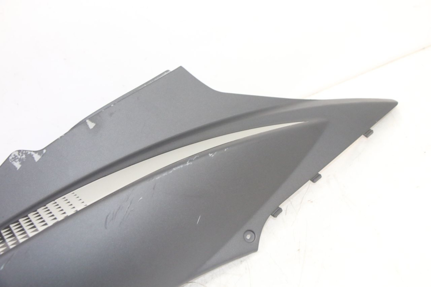 photo de FLANC ARRIERE DROIT KYMCO AGILITY 4T 50 (2018 - 2022) - Zoom état d’usage