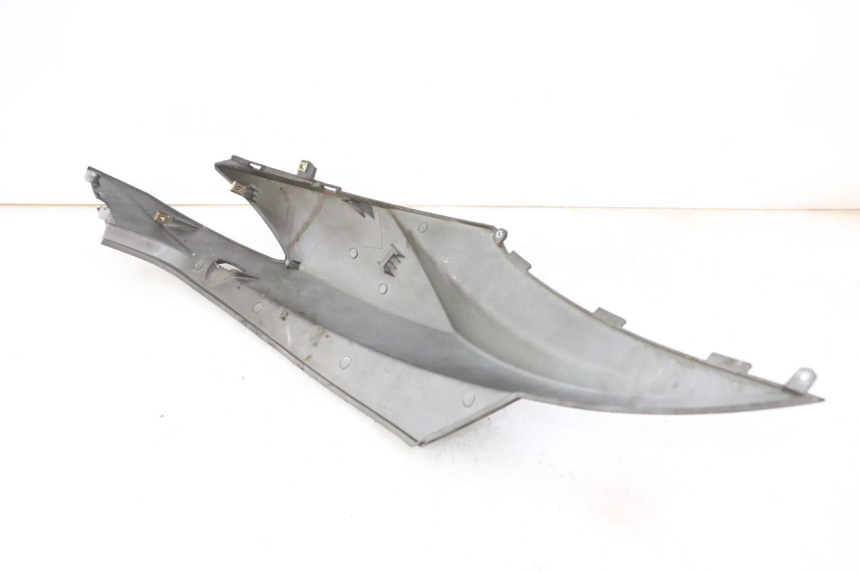 photo de FLANC ARRIERE DROIT KYMCO AGILITY NAKED RENOUVO 2T 50 (2011 - 2018) - Zoom état d’usage