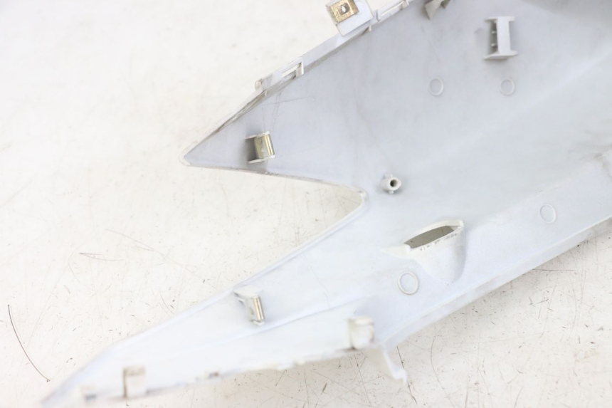 photo de FLANC ARRIERE DROIT KYMCO AGILITY RS 4T 50 (2009 - 2013) - Autre angle de vue