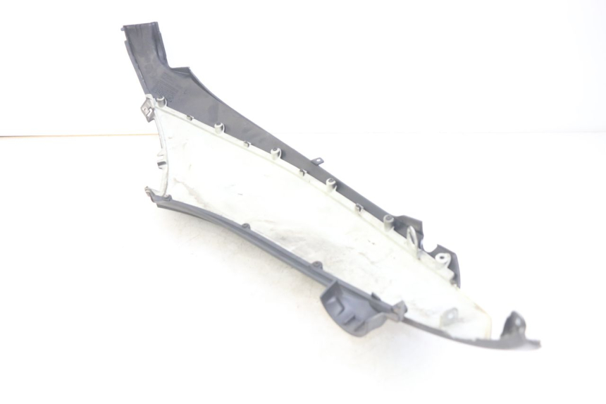 photo de FLANC ARRIERE DROIT PIAGGIO BEVERLY 125 (2010 - 2015) - Autre angle de vue