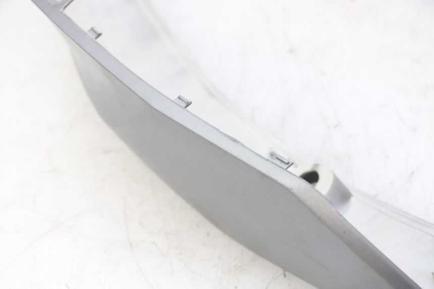 photo de FLANC ARRIERE DROIT MOTRON BREEZY 4T 50 (2021 - 2025) - Gros plan technique