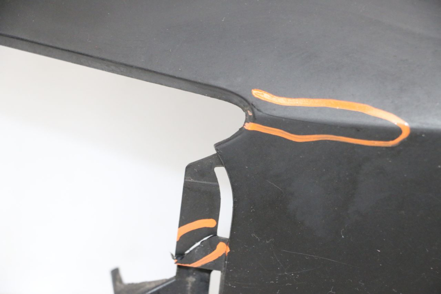 photo de FLANC ARRIERE DROIT SUZUKI BURGMAN 125 (2007 - 2014) - Détail de la pièce