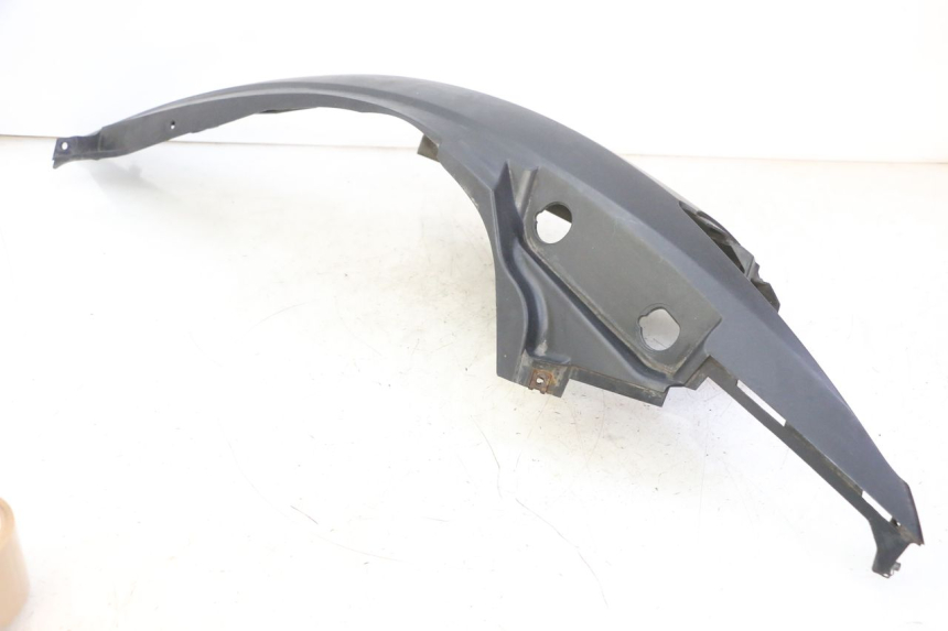 photo de FLANC ARRIERE DROIT SUZUKI BURGMAN 125 (2007 - 2014) - Vue rapprochée