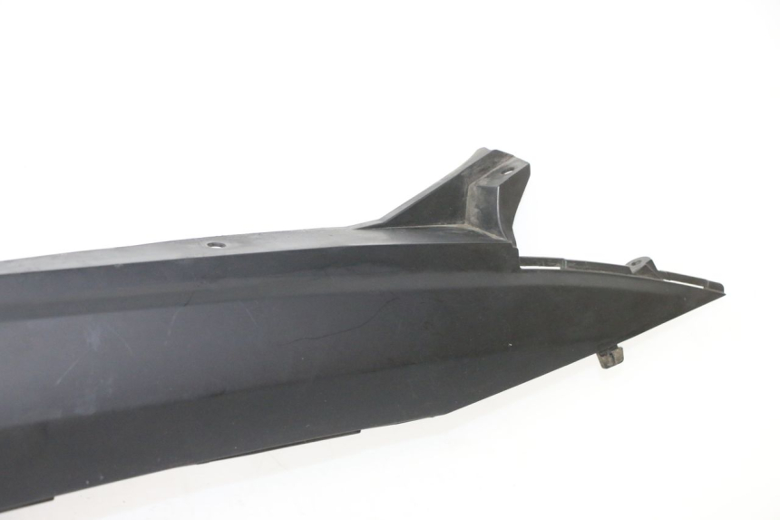 photo de FLANC ARRIERE DROIT SUZUKI BURGMAN 125 (2007 - 2014) - Photo complémentaire