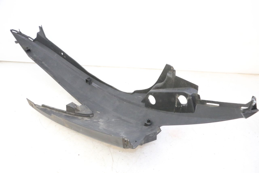 photo de FLANC ARRIERE DROIT SUZUKI BURGMAN 125 (2007 - 2014) - Vue d’ensemble