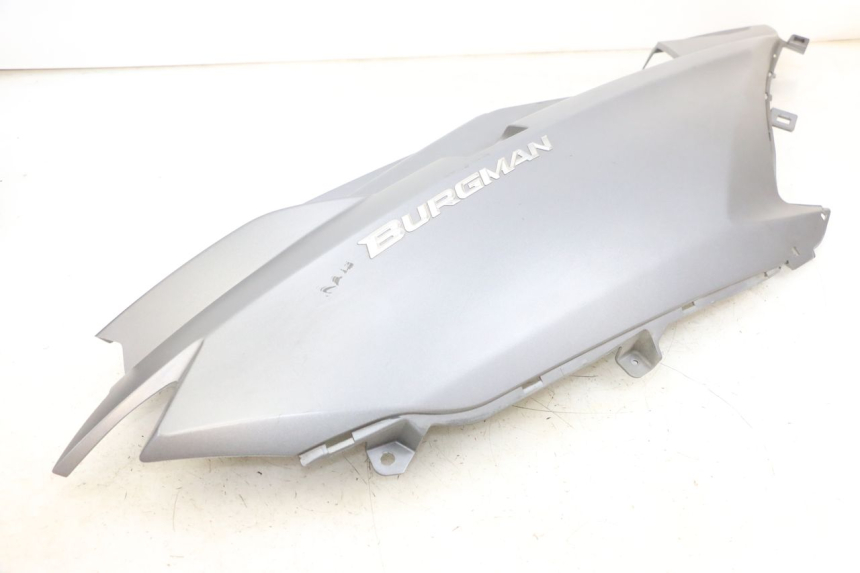photo de FLANC ARRIERE DROIT SUZUKI BURGMAN 650 (2013 - 2020) - État de surface