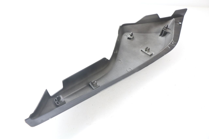 photo de FLANC ARRIERE DROIT YAMAHA BW'S BWS 125 (2010 - 2013) - Gros plan technique