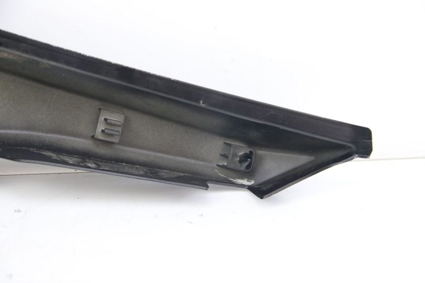 photo de FLANC ARRIERE DROIT YAMAHA BW'S BWS 125 (2010 - 2013) - Gros plan technique