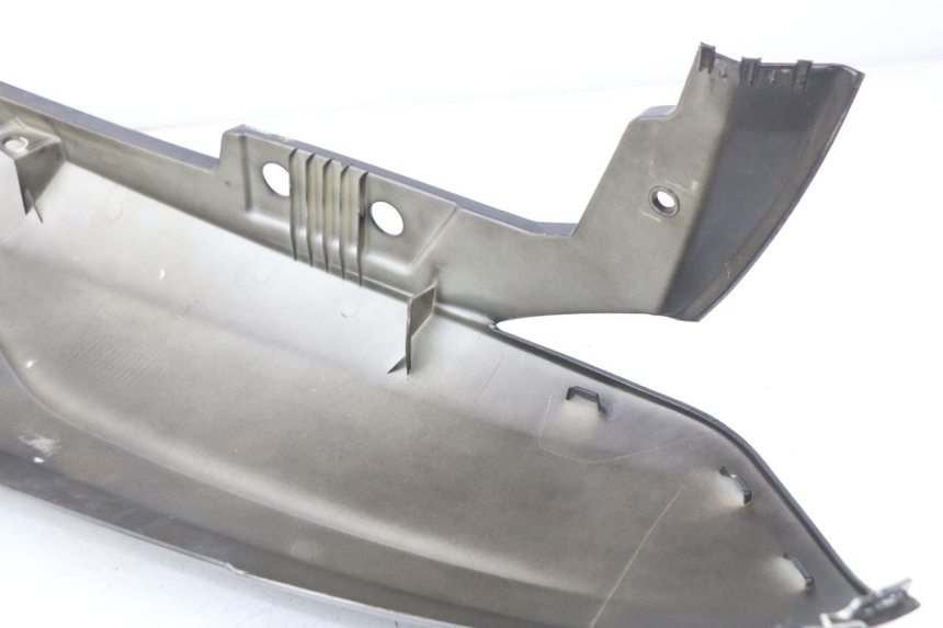 photo de FLANC ARRIERE DROIT PEUGEOT CITYSTAR 50 (2013 - 2017) - Gros plan technique