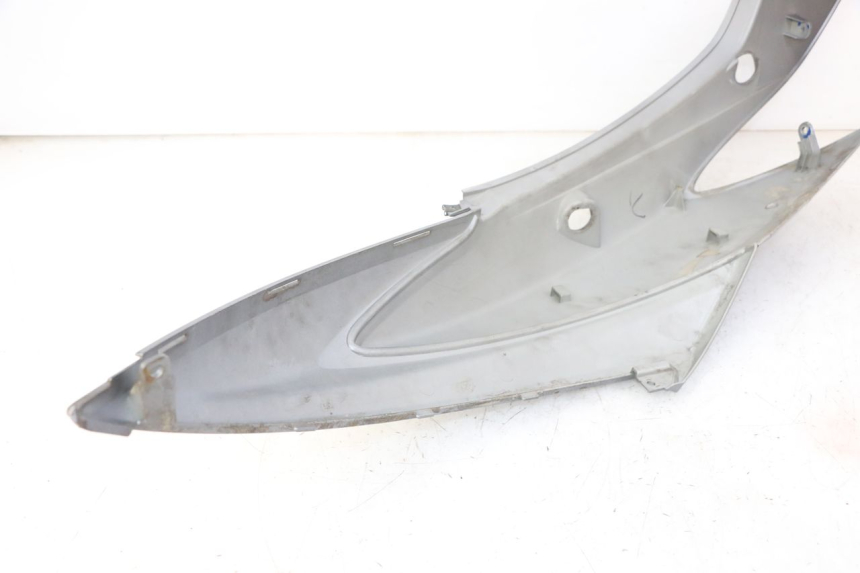 photo de FLANC ARRIERE DROIT YAMAHA CYGNUS X INJECTION 125 (2007 - 2013) - Détail de la pièce