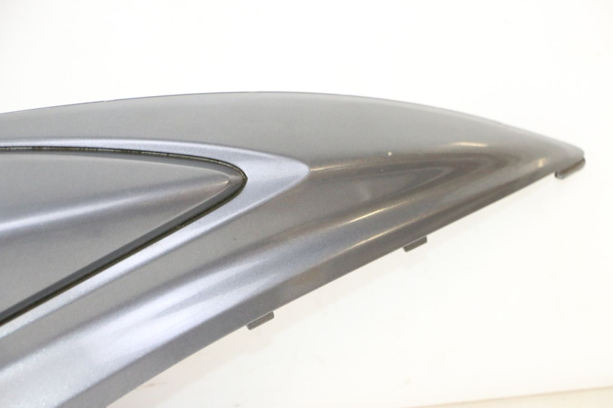 photo de FLANC ARRIERE DROIT YAMAHA CYGNUS X INJECTION 125 (2007 - 2013) - Vue rapprochée