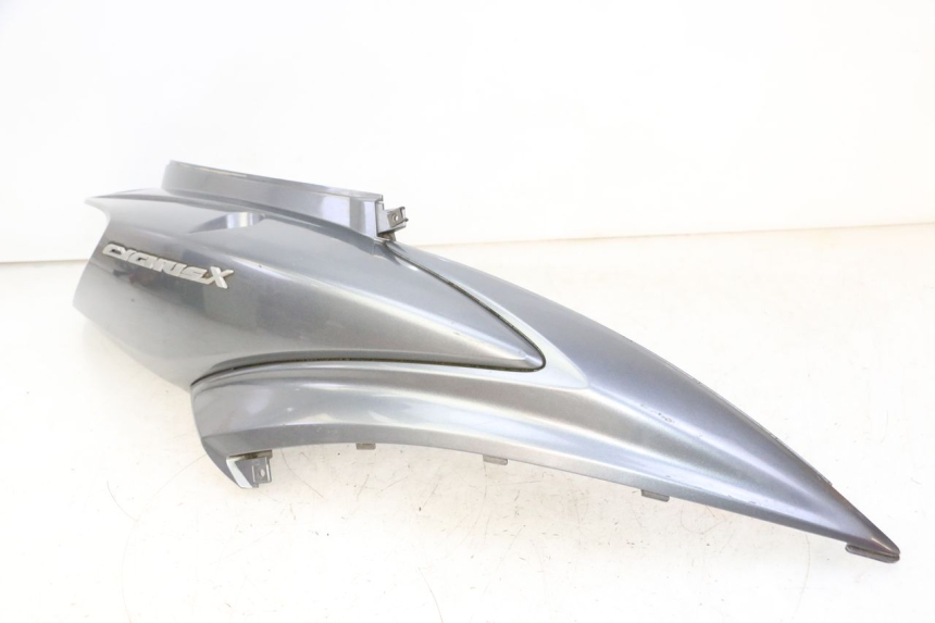photo de FLANC ARRIERE DROIT YAMAHA CYGNUS X INJECTION 125 (2007 - 2013) - Pièce contrôlée