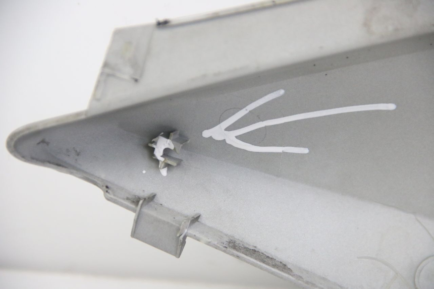 photo de FLANC ARRIERE DROIT KYMCO DINK STREET 125 (2009 - 2014) - Détails caractéristiques