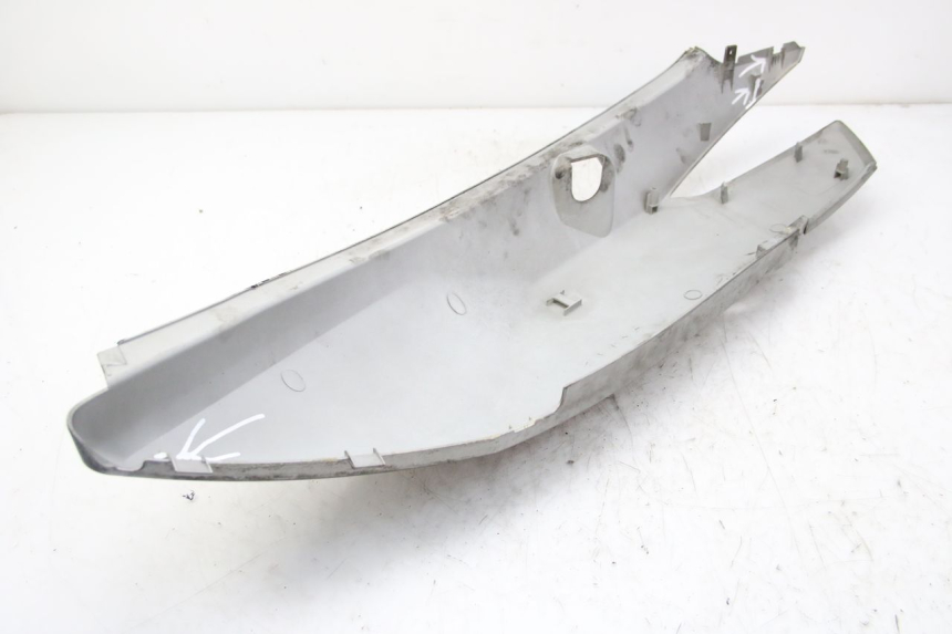 photo de FLANC ARRIERE DROIT KYMCO DINK STREET 125 (2009 - 2014) - Points de fixation