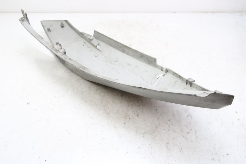 photo de FLANC ARRIERE DROIT KYMCO DINK STREET 125 (2009 - 2014) - État de surface