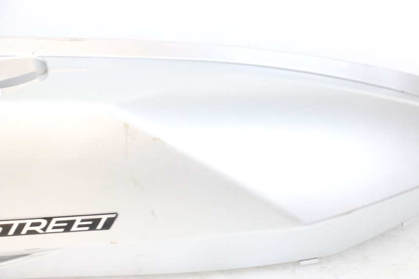 photo de FLANC ARRIERE DROIT KYMCO DINK STREET 125 (2009 - 2014) - Points de fixation