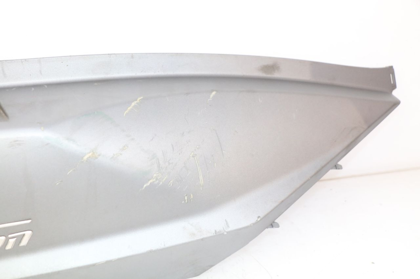 photo de FLANC ARRIERE DROIT KYMCO DOWNTOWN ABS 125 (2015 - 2017) - Pièce contrôlée