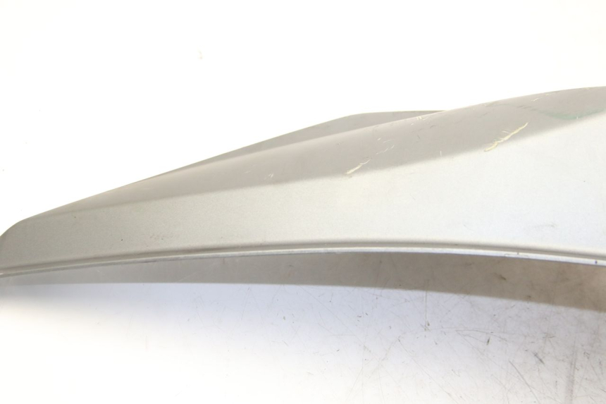 photo de FLANC ARRIERE DROIT KYMCO DOWNTOWN ABS 125 (2015 - 2017) - Marquages et références