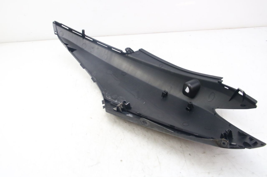 photo de FLANC ARRIERE DROIT YAMAHA D'ELIGHT DELIGHT 125 (2017 - 2020) - Points de fixation