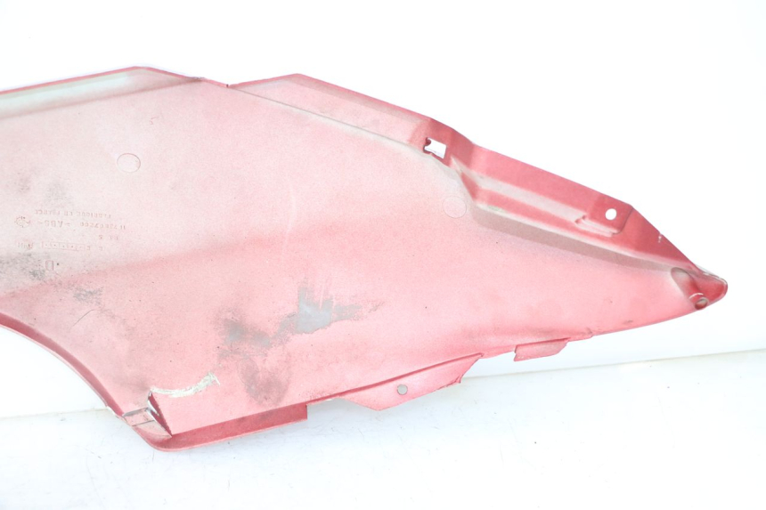 photo de FLANC ARRIERE DROIT PEUGEOT ELYSTAR 125 (2002 - 2007) - Gros plan technique