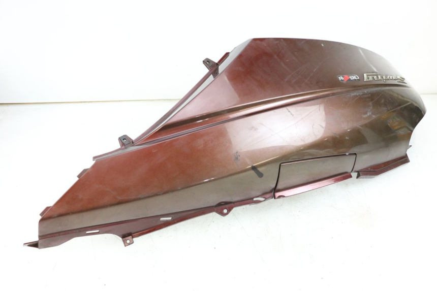 photo de FLANC ARRIERE DROIT HONDA FES S-WING SWING ABS 125 (2007 - 2015) - Gros plan technique